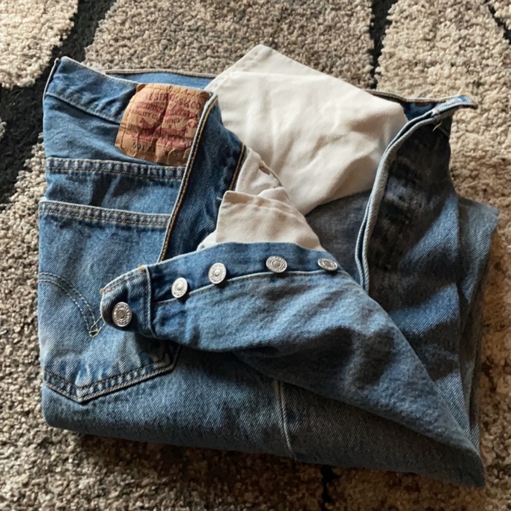 Levi’s 501s 33Wx36L buttonfly Jeans
